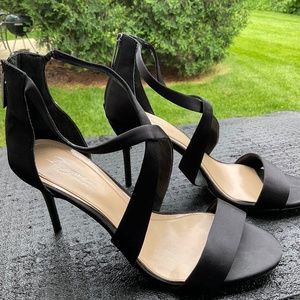 Imagine Vince Camuto sandals !